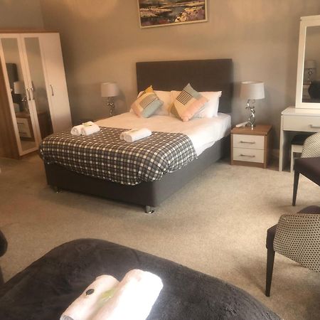 The Bowers Bar & Restaurant Hotel Ballinrobe Bagian luar foto