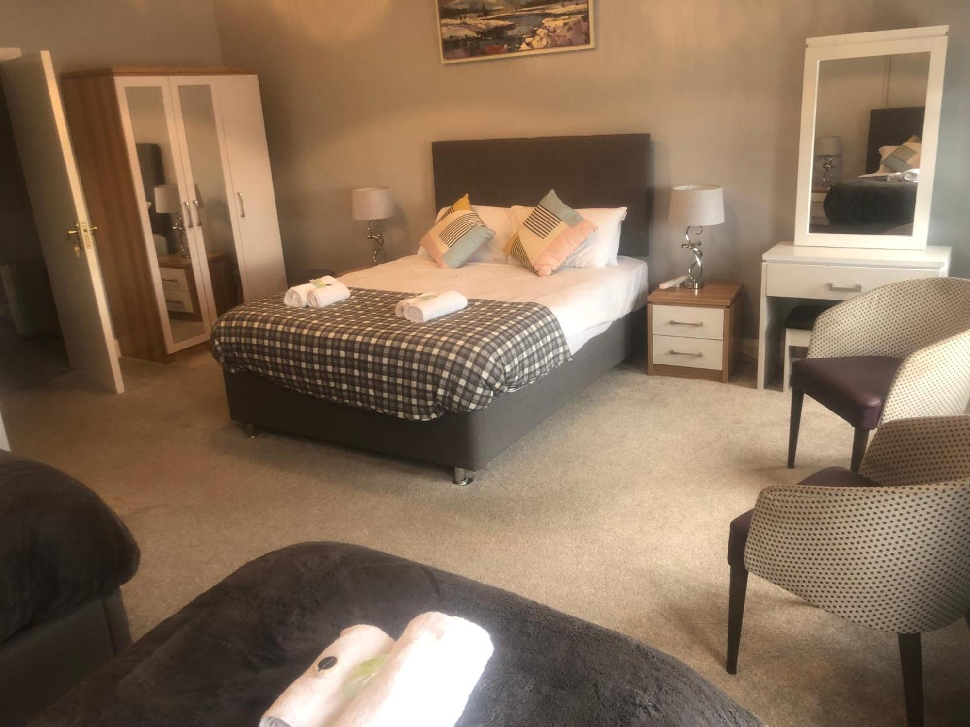 The Bowers Bar & Restaurant Hotel Ballinrobe Bagian luar foto