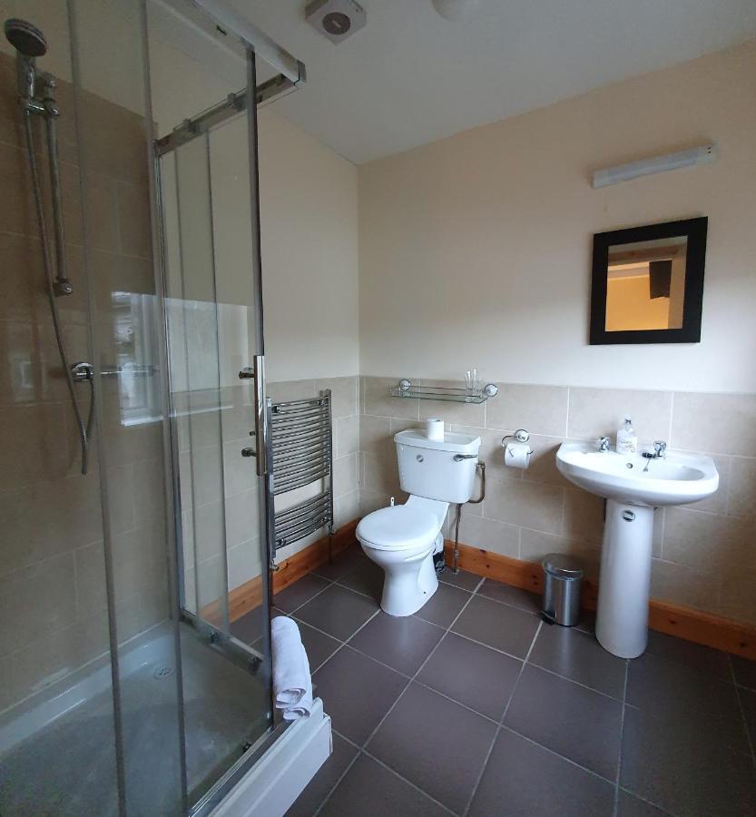 The Bowers Bar & Restaurant Hotel Ballinrobe Bagian luar foto