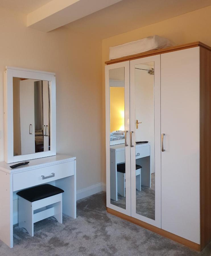 The Bowers Bar & Restaurant Hotel Ballinrobe Bagian luar foto