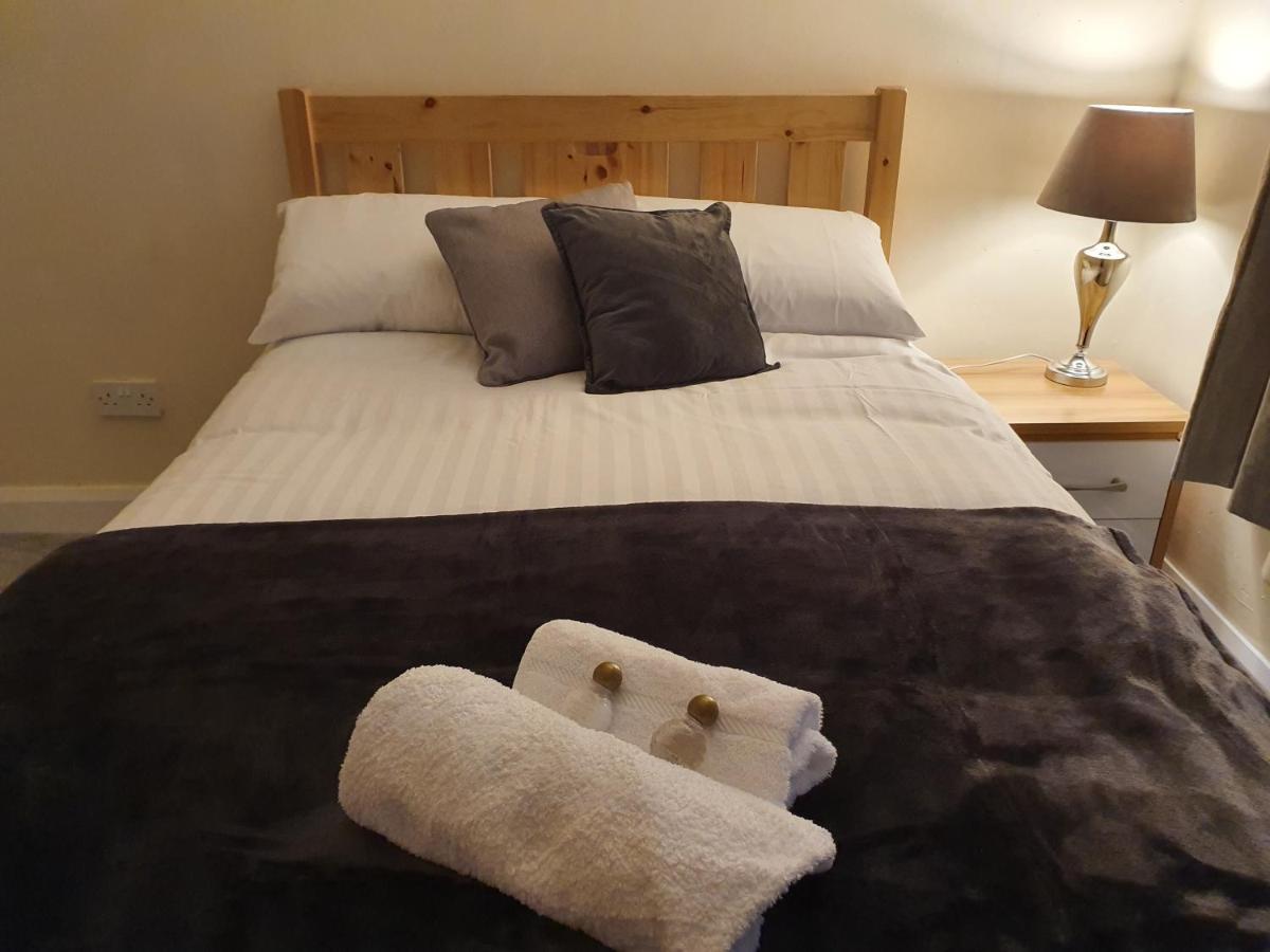 The Bowers Bar & Restaurant Hotel Ballinrobe Bagian luar foto