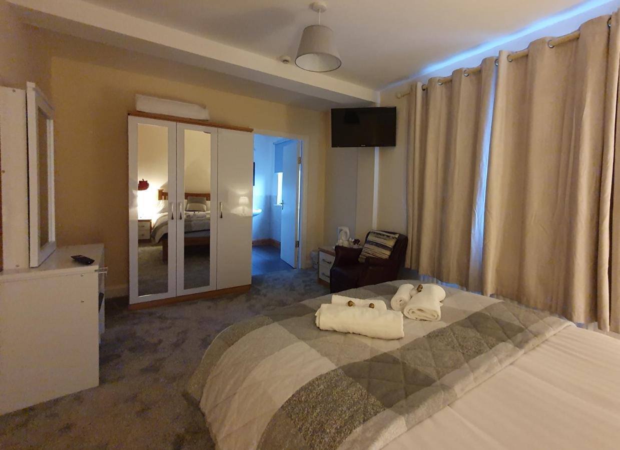 The Bowers Bar & Restaurant Hotel Ballinrobe Bagian luar foto