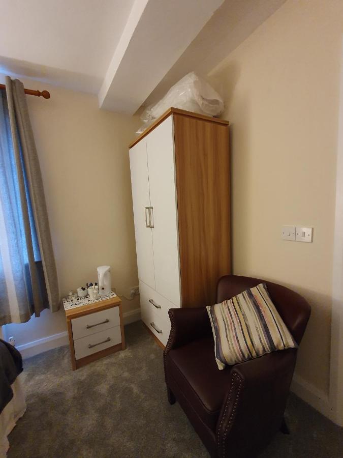 The Bowers Bar & Restaurant Hotel Ballinrobe Bagian luar foto